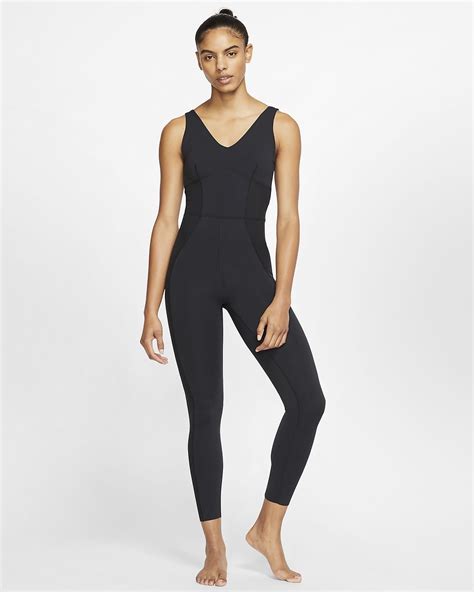 nike pilates clothes.